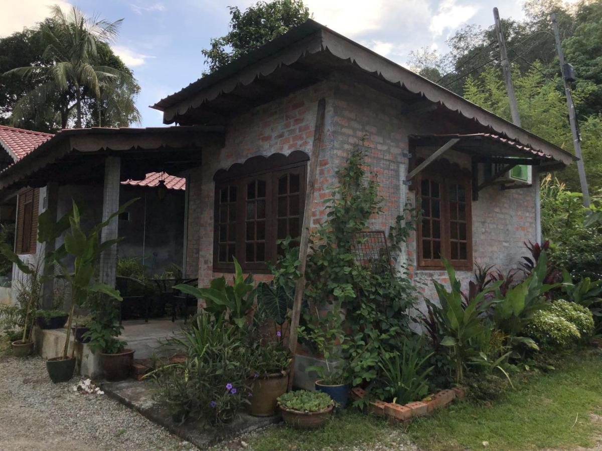 Pondok Keladi Langkawi Guesthouse Pantai Cenang  Exterior photo